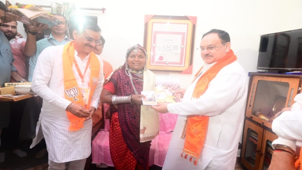 BJP National President JP Nadda met Padma Shri Bhuri Bai and industrialist Vijay Aggarwal