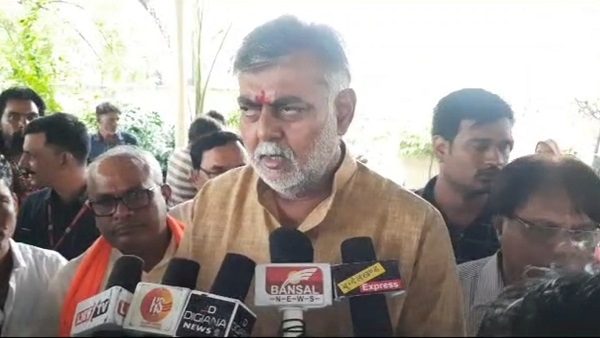 भाजपा कार्यकर्ताओं पर एफआईआर से मंत्री नाराज, लौटाई पुलिस सुरक्षा