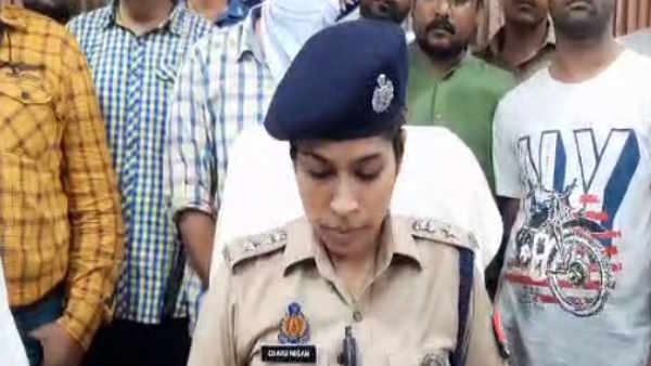 50 kg silver looted by kanpur inspector from merchant on bundelkhand highway in uniform arrested 50 kg silver looted by kanpur inspector from merchant on bundelkhand highway in uniform arrested