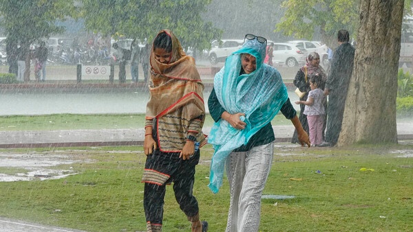 Delhi Weather Updates