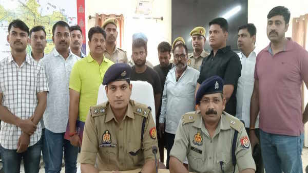 Sonbhadra Illegal marijuana worth lakhs hidden in diesel tank of truck police caught 4 smugglers 