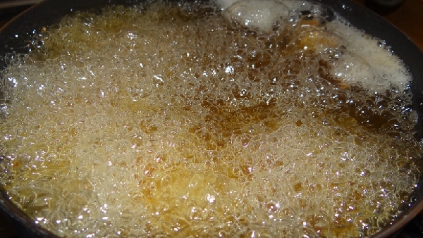 Hot oil in husbands private part in Gwalior