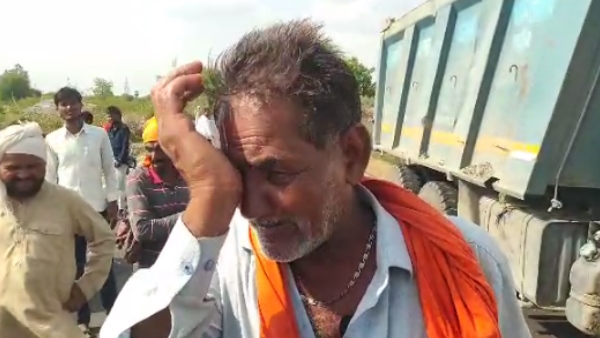 Mahoba Bike Accident Bike caught fire due to collision of dumper 19 year old boy burnt alive 