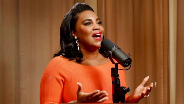 Mary Millben perform