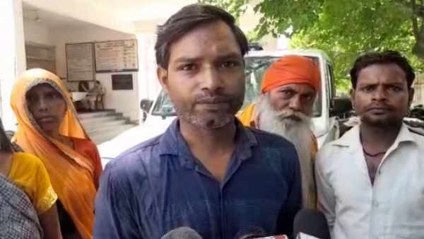 Mathura killed girl burnt dead body in field abducted posing as Electricity Department team 