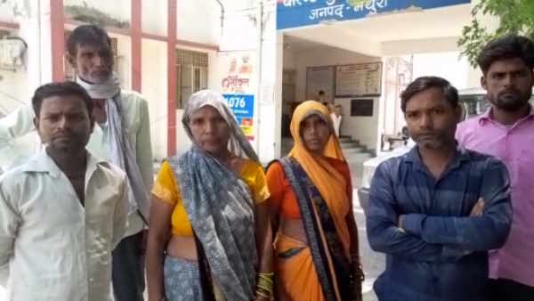 Mathura killed girl burnt dead body in field abducted posing as Electricity Department team 