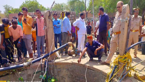 Mirzapur fight with husband on phone children were thrown into well by mother died due to drowning Mirzapur fight with husband on phone children were thrown into well by mother died due to drowning