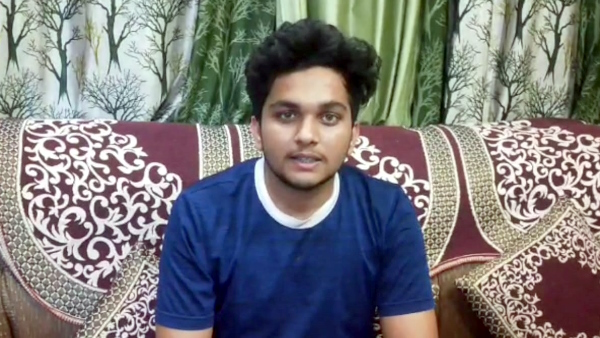 Neet Result 2023 Vibhu who performs aarti at Kachla Ganga Ghat passed NEET exam first attempt