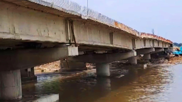bridge part collapse at Kishanganj