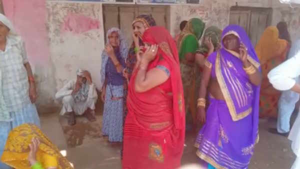 Govardhan 3 children of same family drowned to death in the puddle two drowned in saving one