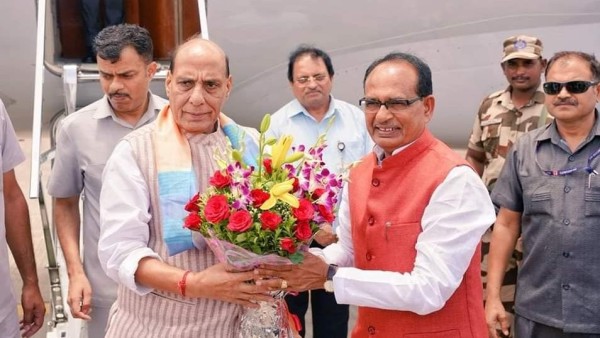 Rajnath and CM Shivraj Singh Chouhan participated in Rajgarh Kisan Mahakumbh, gave many gifts