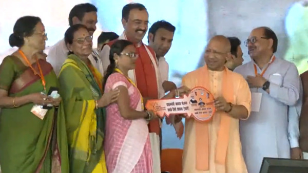 UP CM Yogi Adityanath in Prayagraj Live