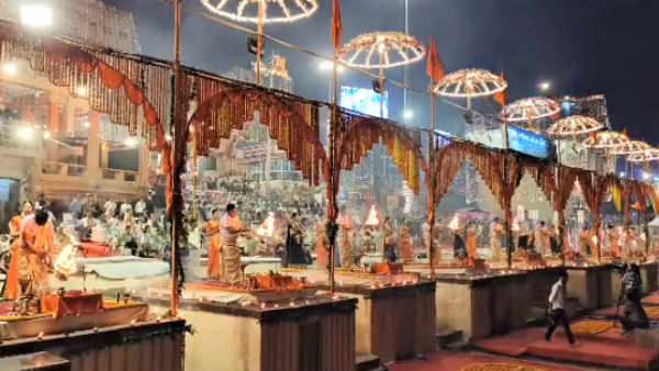 Varanasi grand welcome foreign delegation attended grand aarti amazing fireworks on banks of Ganga