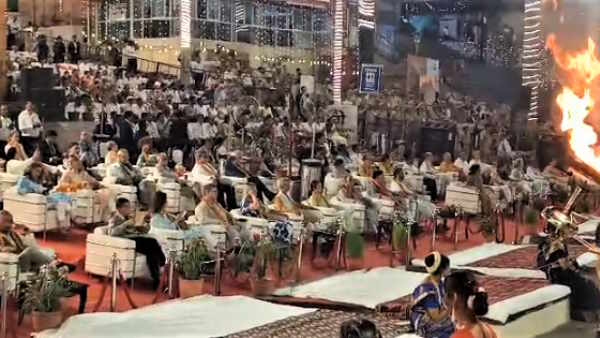 Varanasi grand welcome foreign delegation attended grand aarti amazing fireworks on banks of Ganga