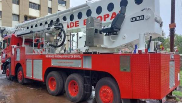 fire in Satpura building exposed the municipal corporation hydraulic machine remained standing