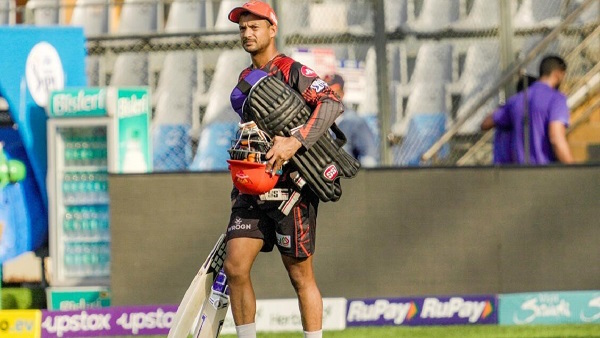  Abhinav Manohar