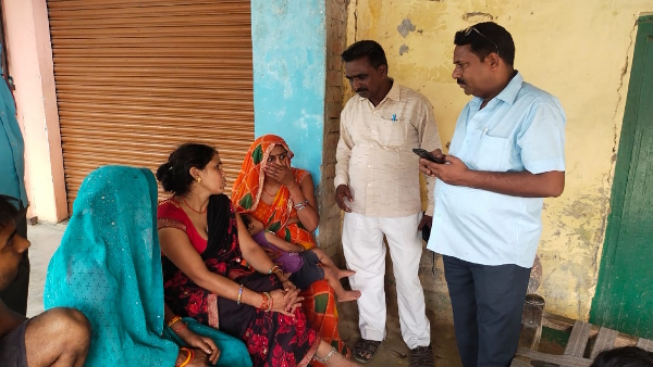 Ayodhya acid attack on 22 year old girl in her own house for breaking marriage with 35 year old man Ayodhya acid attack on 22 year old girl in her own house for breaking marriage with 35 year old man