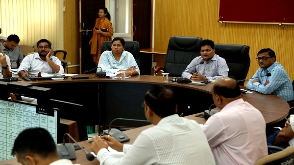 शिवराज का सुशासन: हर कर्मचारी को महीने की 5 तारीख तक वेतन मिलेगा शिवराज का सुशासन: हर कर्मचारी को महीने की 5 तारीख तक वेतन मिलेगा