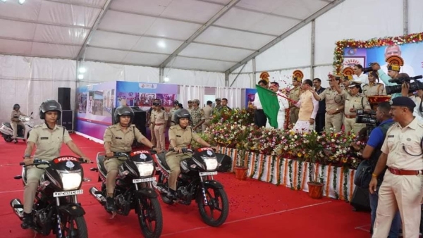 CM Shivraj handed over the keys of 263 two-wheelers, campaign for gender equality policing CM Shivraj handed over the keys of 263 two-wheelers, campaign for gender equality policing