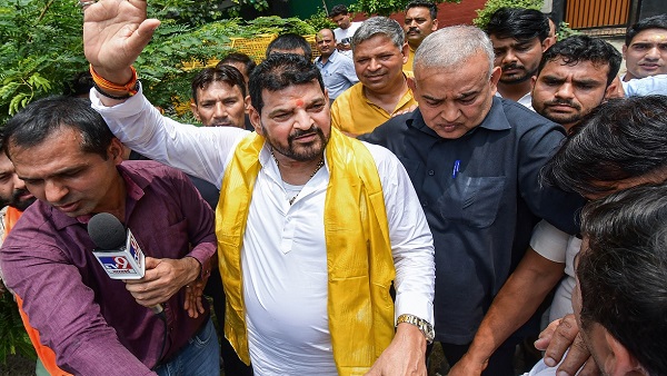 बृजभूषण सिंह के 18 समर्थकों ने WFI चुनाव के लिए भरा नामांकन