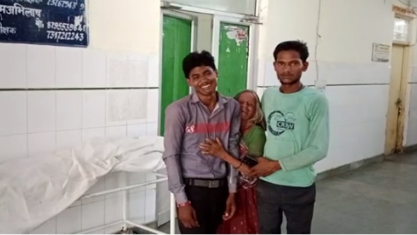 banda Inspector car overturned in an attempt to save the cyclist in chitrakoot both died