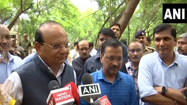 Delhi Lt Governor VK Saxena Minister Saurabh Bharadwaj video