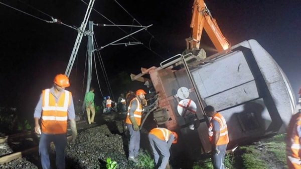 goods-train-derailment-rail-traffic-restored