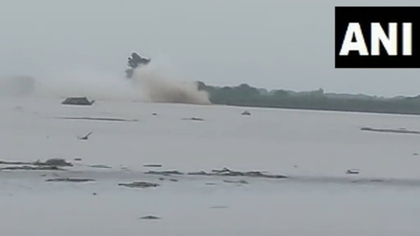 Indian Oils gas pipeline bursts