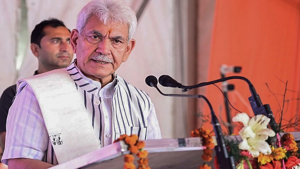 मनोज सिन्हा ने बारामूला में सिनेमा हॉल का किया उद्घाटन मनोज सिन्हा ने बारामूला में सिनेमा हॉल का किया उद्घाटन