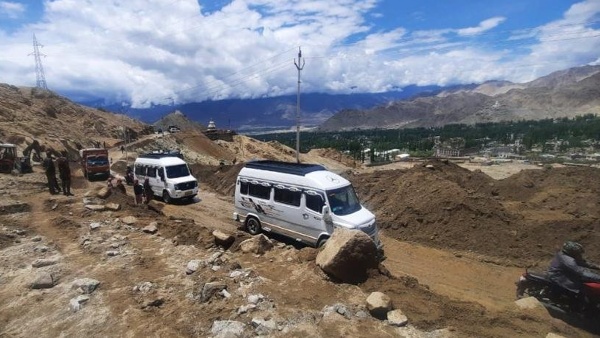 ladakh landslide leh-nubra Traffic restored