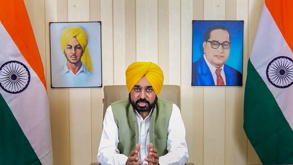 पंजाब: 1 करोड़ की हेरोइन और 10 लाख रुपये सहित तस्कर गिरफ्तार