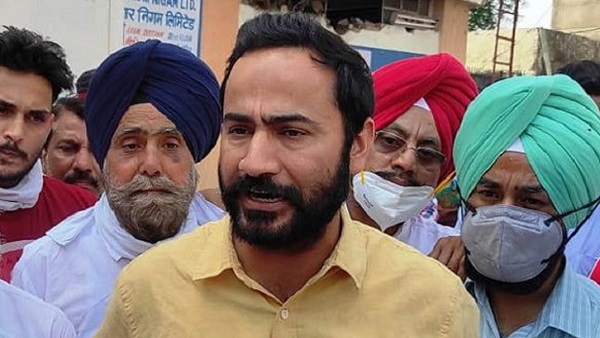 बारिश से पैदा हुई स्थिति का मंत्री मीत हेयर ने लिया जायजा बारिश से पैदा हुई स्थिति का मंत्री मीत हेयर ने लिया जायजा