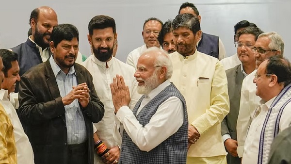 NDA सांसदों को 10 ग्रुपों में बांटा गया, PM मोदी लेंगे बैठक