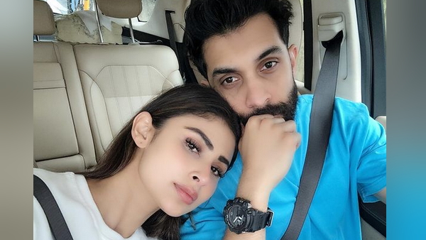 Mouni Roy 