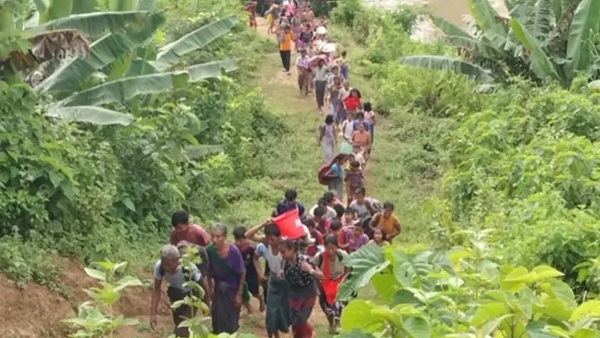 Why is the central government collecting data on illegal migrants in Manipur and Mizoram?