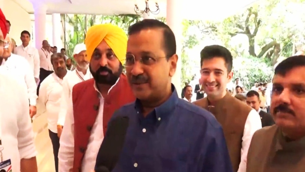 arvind kejriwal on modi