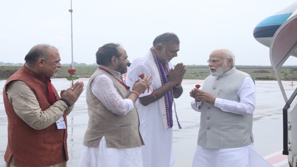 pm-narendra-modi-arrives-at-jabalpurs-dumna-airport-before-shahdol pm-narendra-modi-arrives-at-jabalpurs-dumna-airport-before-shahdol