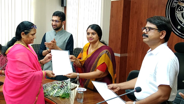 anganwadi-workers-got-happiness-by-becoming-chief-servant