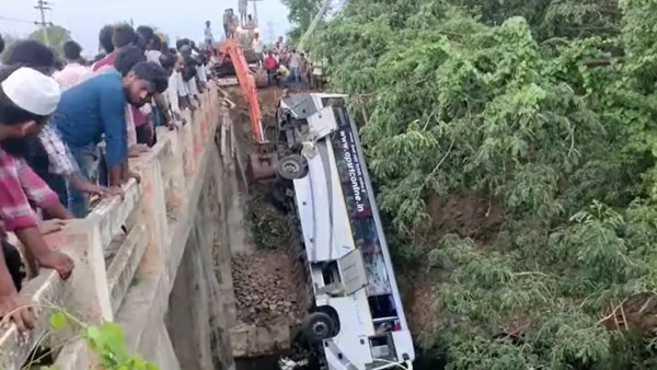 prakasam district road accident