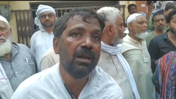 prayagraj murder of Mother sister house set on fire police and mob attacked with acid