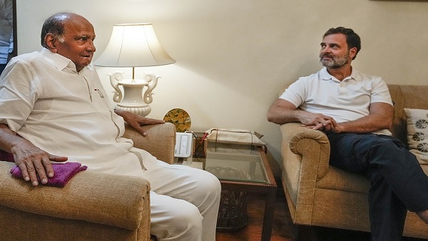 शरद पवार से मिले राहुल गांधी 