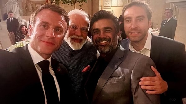 R Madhavan poses with PM Modi Selfie