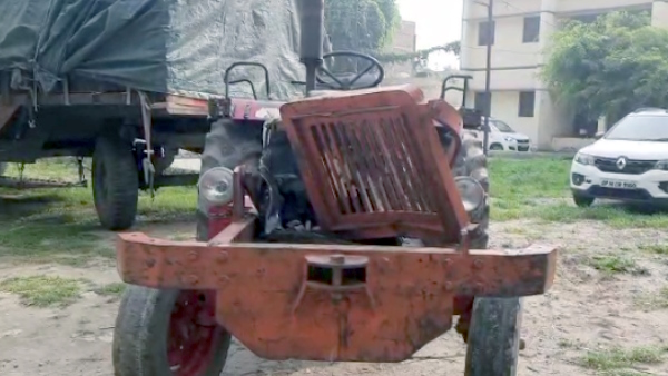 UP Road Accident Truck collided with tractor trolley more than half a dozen devotees died