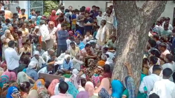 child snake bite 6 year old and Tantrik of three districts were called to revive the dead child