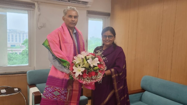 Telangana Chief Secretary meets Union Secretaries