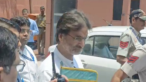 यासीन मलिक: तिहाड़ जेल प्रशासन ने 4 को किया सस्पेंड