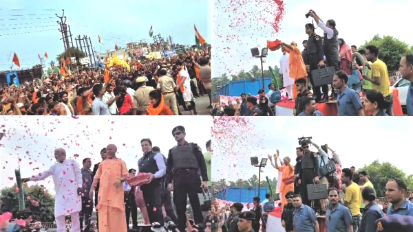 Sawan 2023 Chief Minister Yogi Adityanath showered flowers on Kanwariyas in meerut 