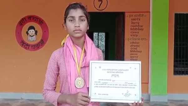 Laborer daughter class 8 student Pooja made dust free thresher machine from junk for farmers Laborer daughter class 8 student Pooja made dust free thresher machine from junk for farmers