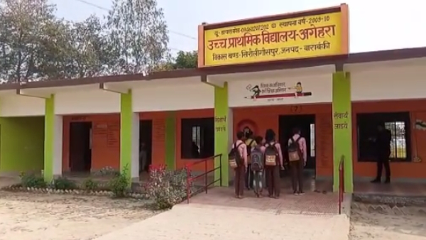 Laborer daughter class 8 student Pooja made dust free thresher machine from junk for farmers Laborer daughter class 8 student Pooja made dust free thresher machine from junk for farmers