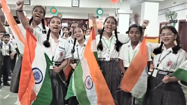 Celebration of Chandrayaan 3 success in india fireworks Vande Mataram shouts sweets distributed